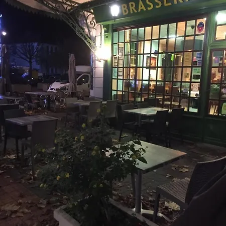 Les Landiers 3* ヴァレンヌ・シュル・アリエ